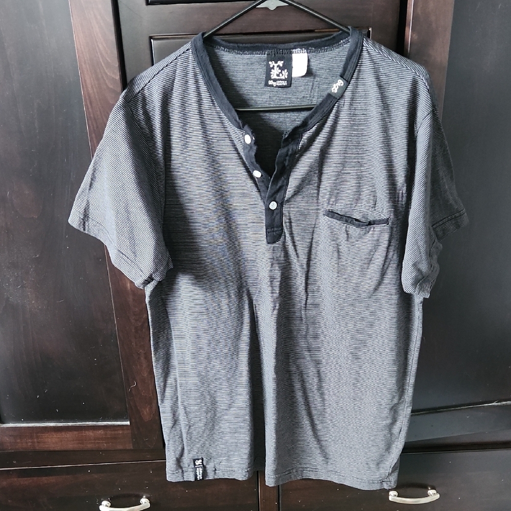 LRG Men's Black and Gray Short Sleeve Tee